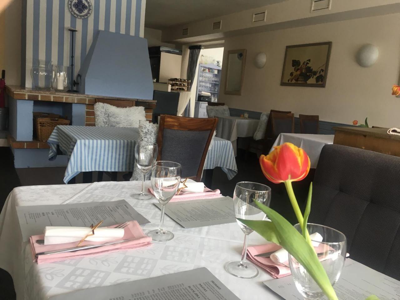 Pension A Restaurace Filip II มาเรียอานซเกลาซนี ภายนอก รูปภาพ